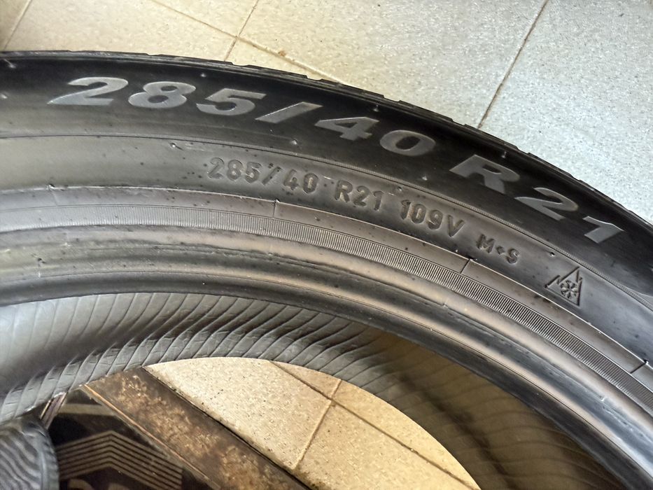 285/45/21 Pirelli