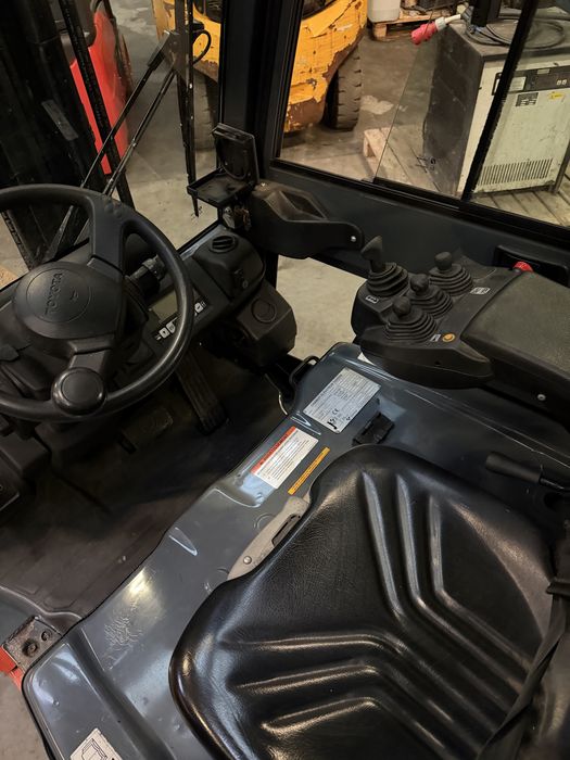 Wózek widłowy elektryczny Toyota 8FBET16 Triplex maszt