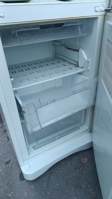 Холодильник двухкамерный Indesit