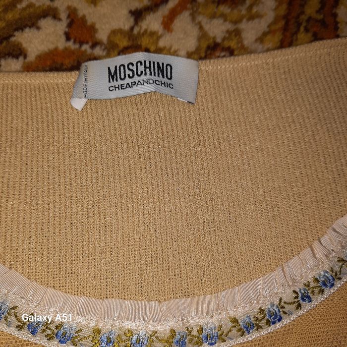 Женская футболка от Moschino