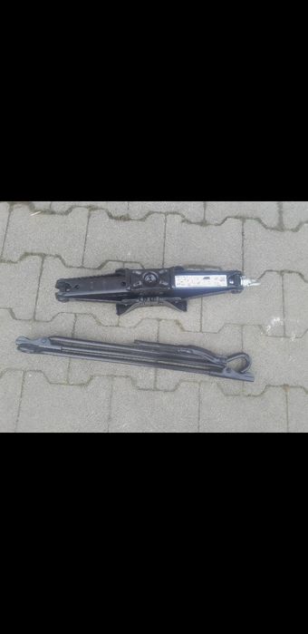 Lewarek samochodowy bus Transit Custom, ducato.  Podnośnik  samo. Nowy