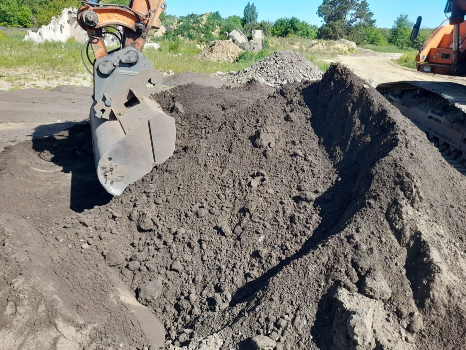 Ziemia ogrodowa przesiana, czarnoziem pod trawnik i ogrody.