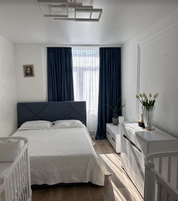 Продаж 1к квартири 52 кв. м на вул. Київська
