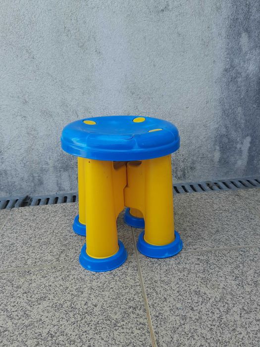 Mesa+banco com quadro de giz