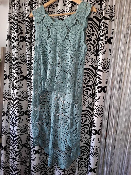 włoska koronkowa narzutka zielona asymetryczna