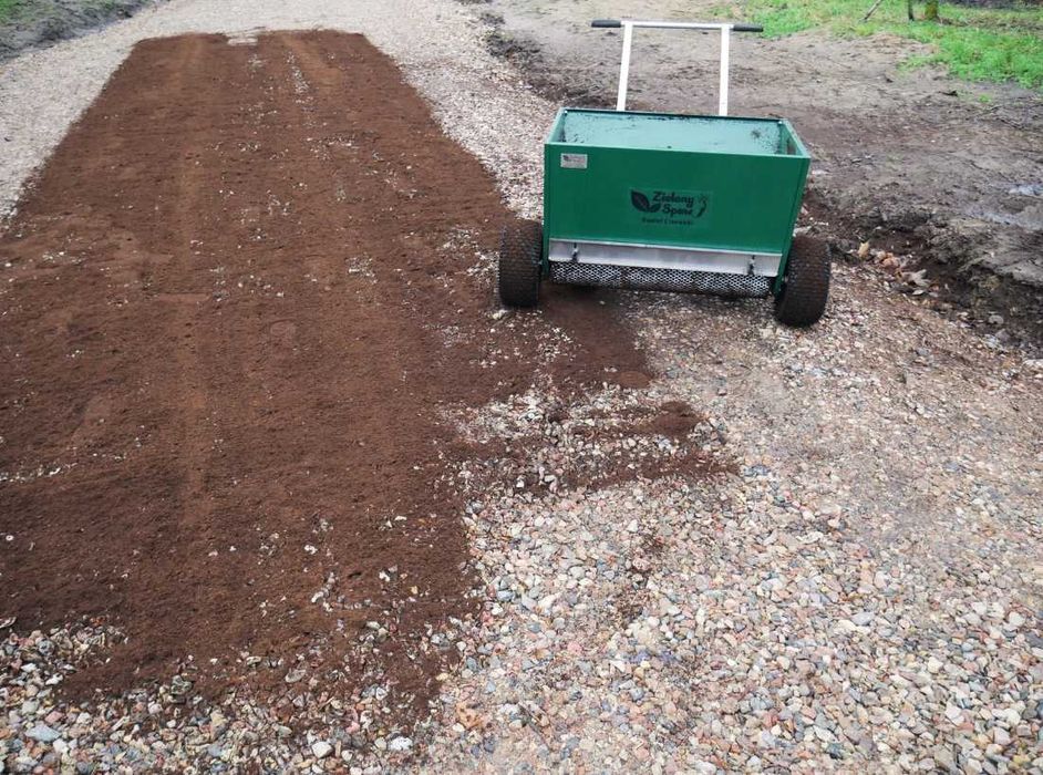 Wypożyczalnia Posypywarka Rozsiewacz do piasku nawozu aerator Wynajem