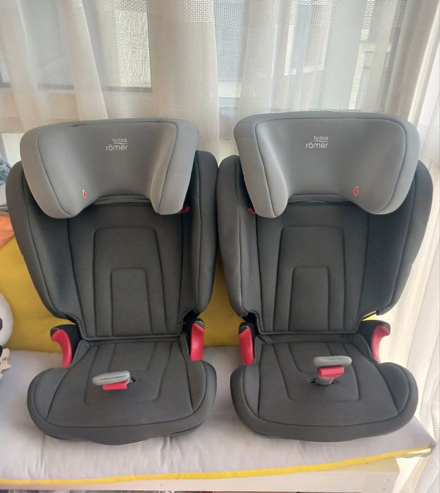Продам авто крісло Britax Römer KIDFIX2 R Storm Grey в гарному стані