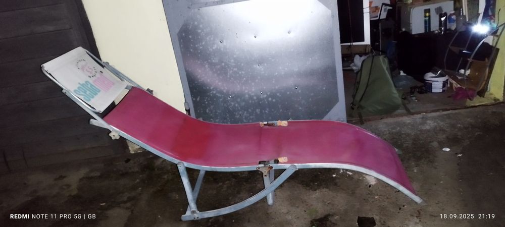 Sprzedam leżak rozkładany z czasów PRLu aluminiowym