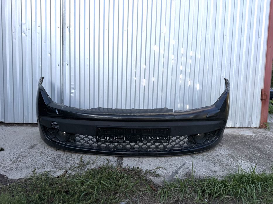 Передній бампер Renault Laguna 3 під відновлення
