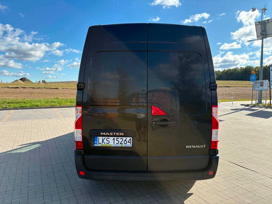 Renault Master L3H2 9 miejsc 135km