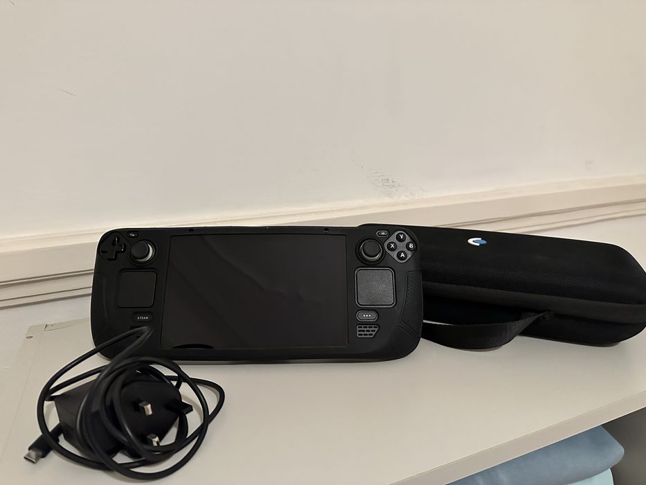 Steam Deck LCD 256gb. Acompanha bag, case protetora + pelicula