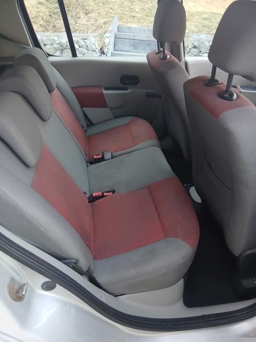 Samochòd Renault modus