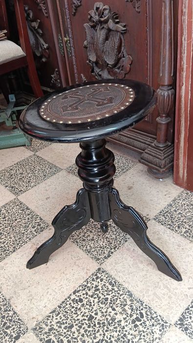 banco de piano antigo
