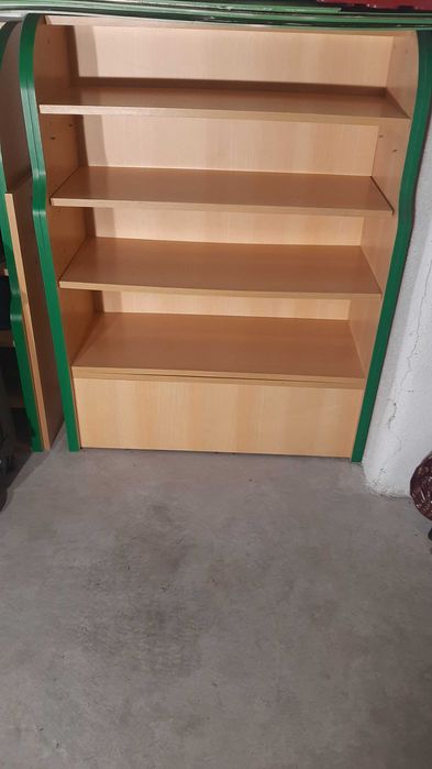 Expositor movel  para pendurar chás ou colecções (porta-chaves)