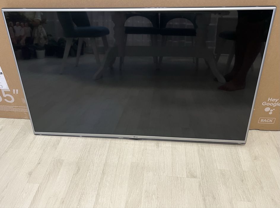 Тлевізор LG 49 дюймів