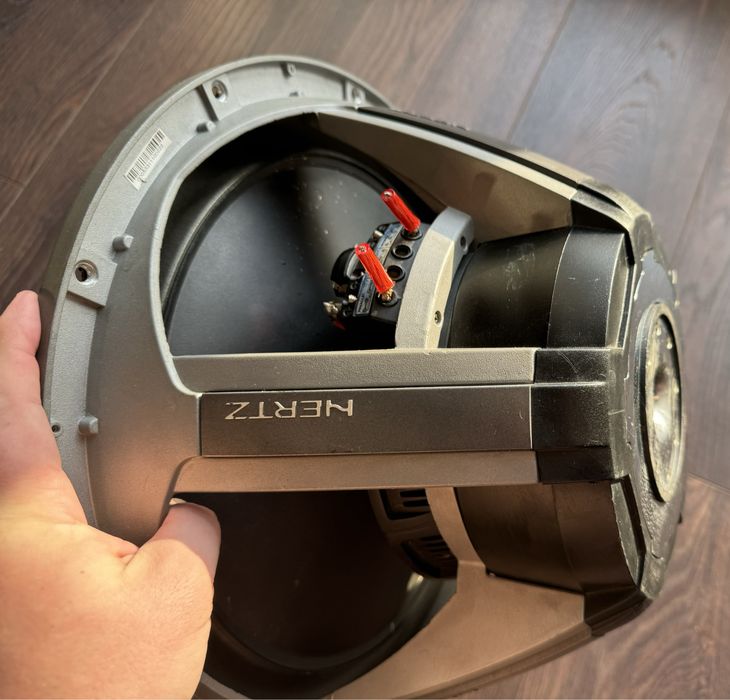 САБВУФЕР  Hertz HX 300.5 D Subwoofer