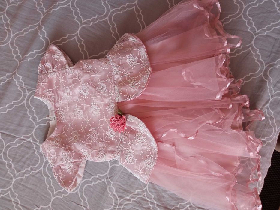 Плаття на 2 роки,нарядне пишне