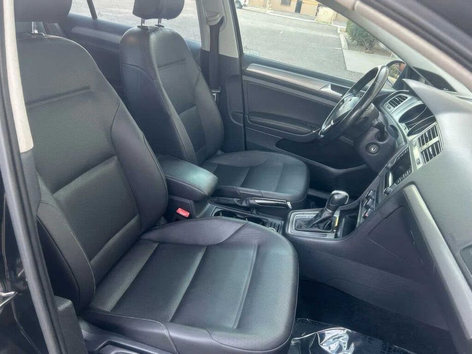 Volkswagen Golf SE      2015