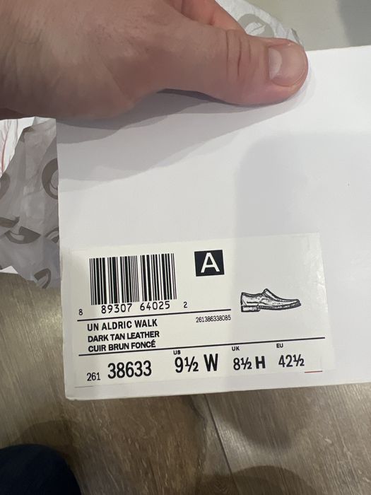 Продаються туфлі Clarks Un Aldric Walk