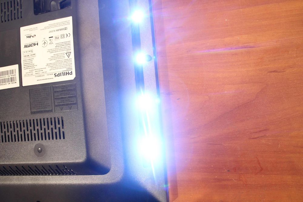 Разбитый экран. 32" Philips 32pfs6402/12. На разборку.