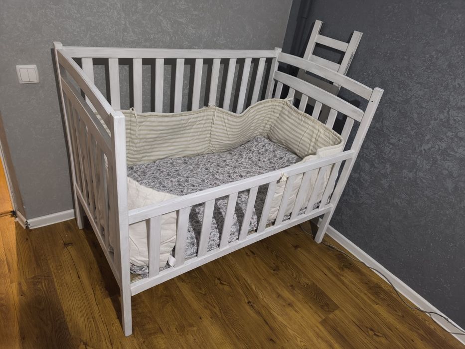 Дитяче ліжко (кровать) з натуральної сосни, біле