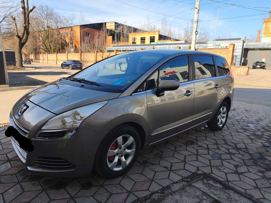 Продаж авто peugeot 5008 в хорошому стані