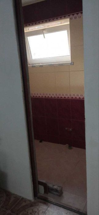 Продам новозбудований будинок з газовим опаленням в центрі міста.