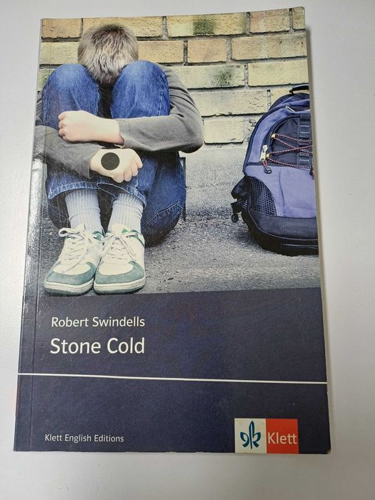 Robert Swindells - Stone Cold