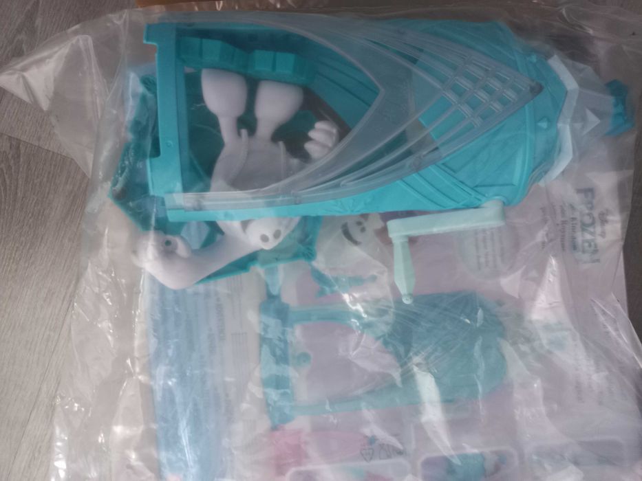 Brinquedos Elsa, pinypon, kitty