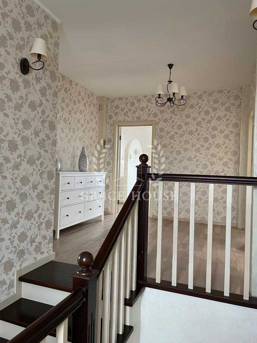 Продаж будинку 270м у лісу Старі Петрівці 15 соток землі перша лінія