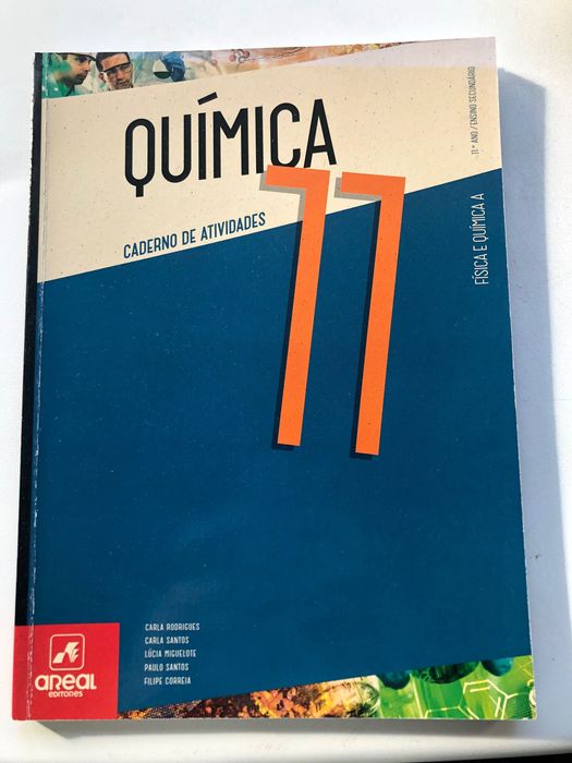 Cadernos de atividades escolares