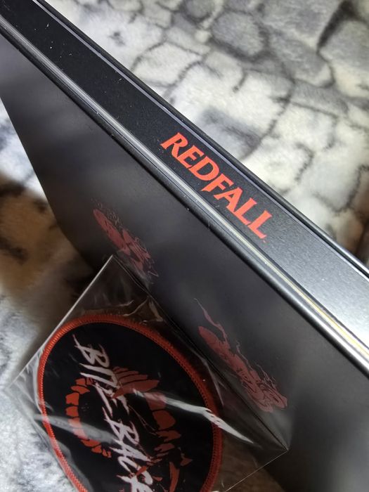 RedFall steelbook i naszywka