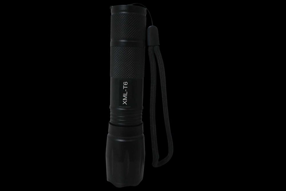 Latarka Taktyczna XML-T6 (Nowa)