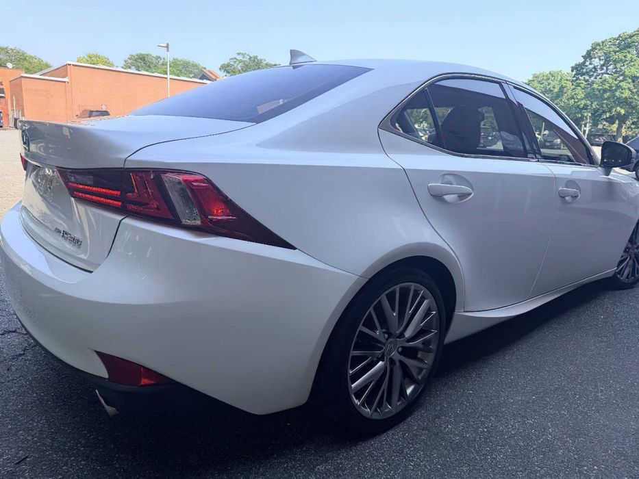 Lexus IS 300      2016
