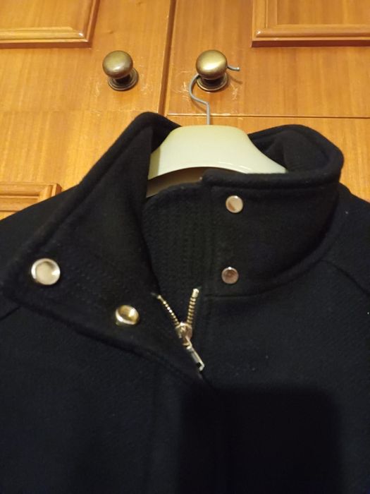 Sobretudo comprido preto com lã