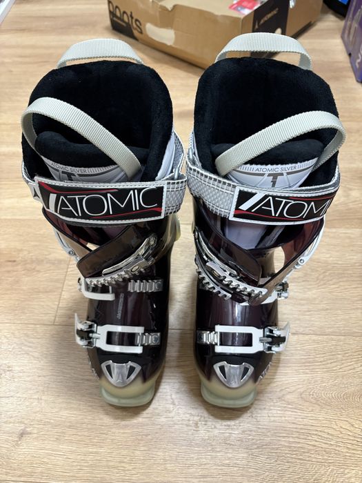 Buty narciarskie 24,5 i kask  Atomic