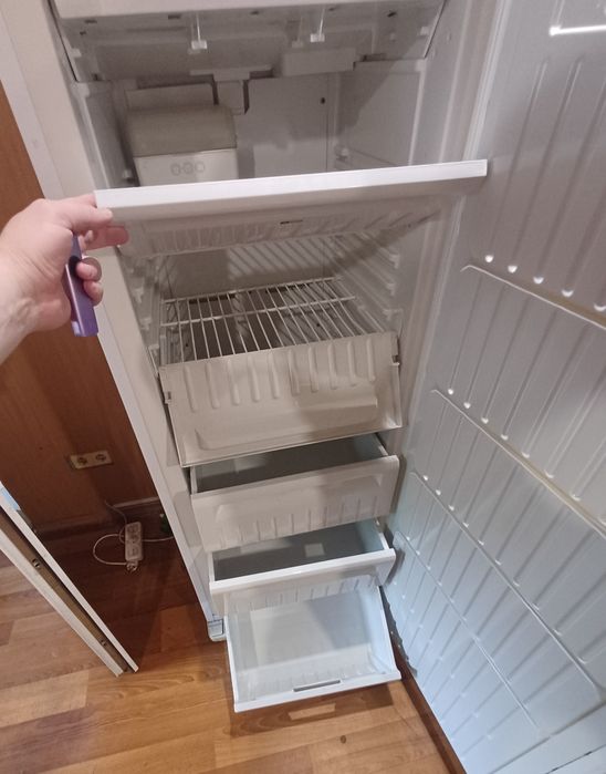 Продам морозильну камеру индезид