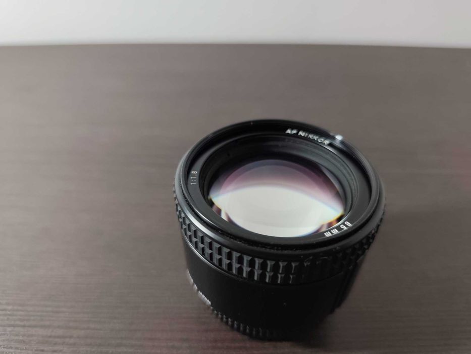 Nikon AF 85mm f/1.8 filtr gratis