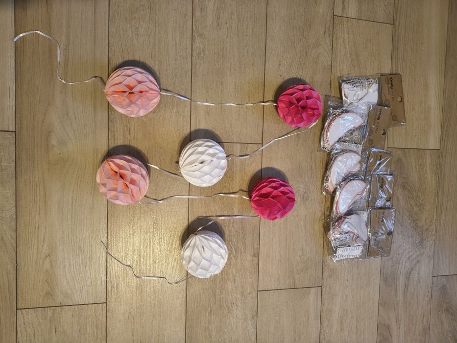 Girlanda z papierowych kulek Sinsay 6 opakowań