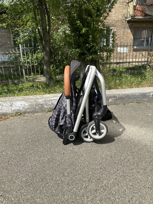 Прогулянкова коляска  Cybex Eezy S Twist Strength dark