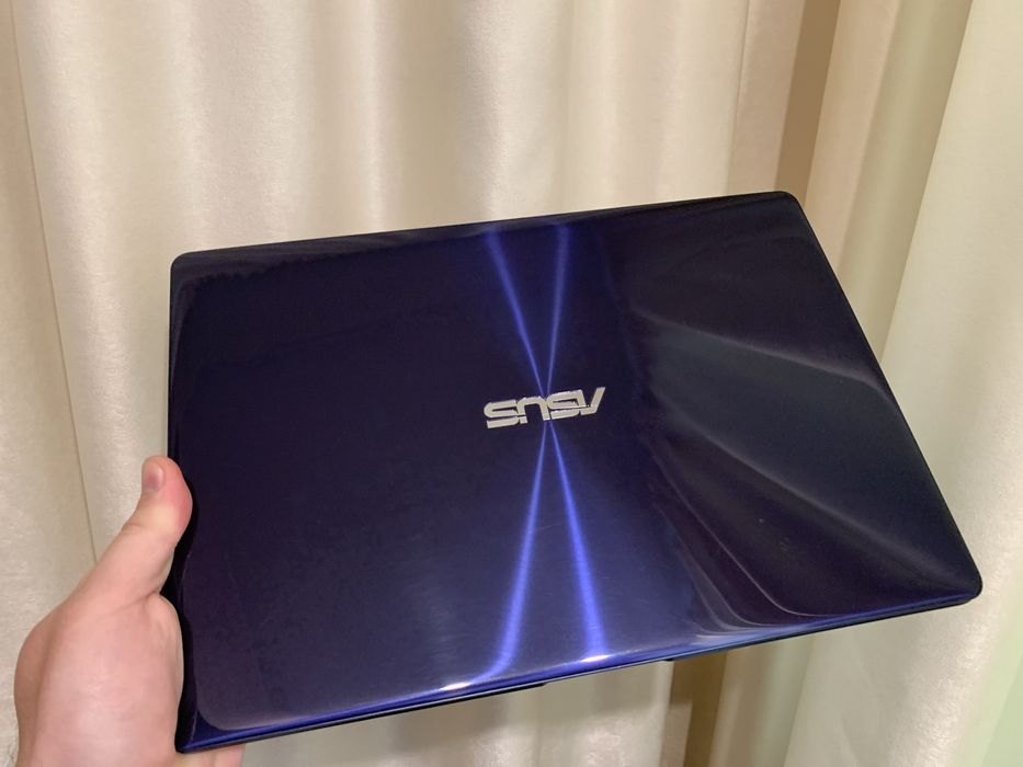 Ноутбук Asus Zenbook i5-8250(1.6-3.4 ГГц)DDR4 8GB/SSD512GB/MX150 2 GB)