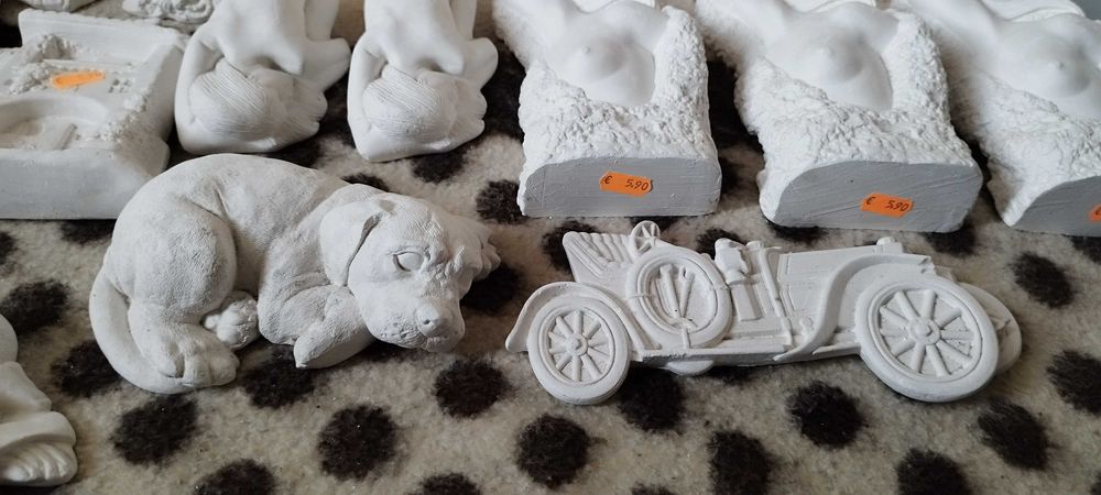Estatuas religiosas feitas de gesso