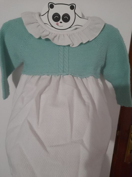 Vestido bebé malha trabalhada e cardado