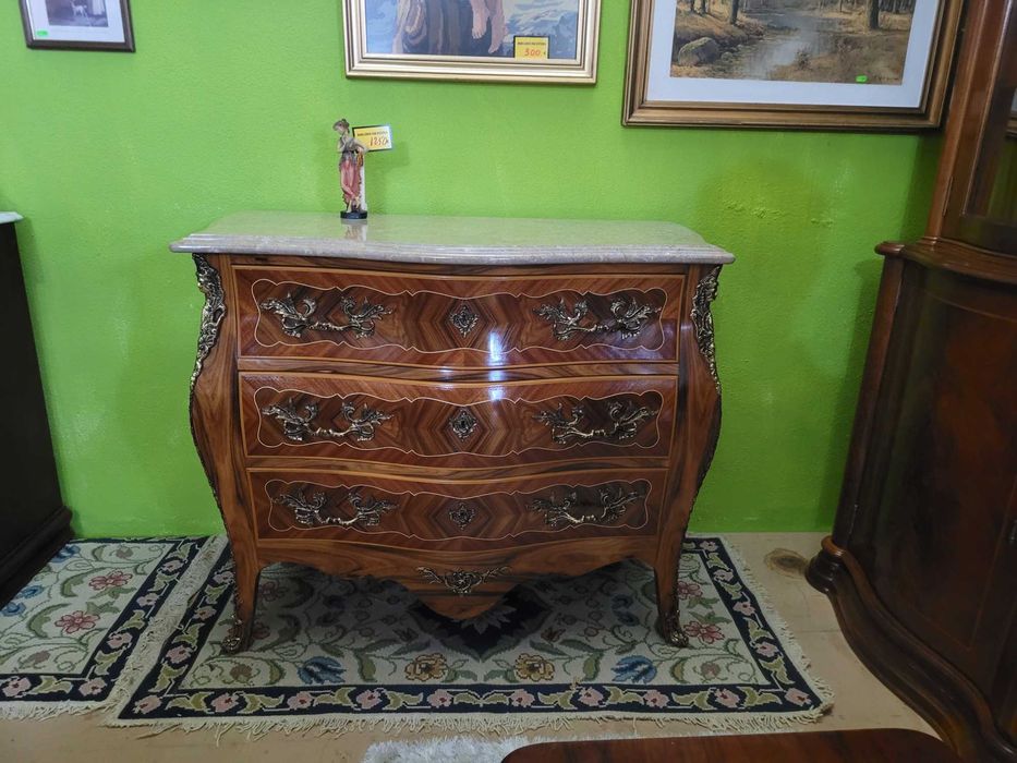 Lindíssima cómoda estilo Luís XV - óptimo estado