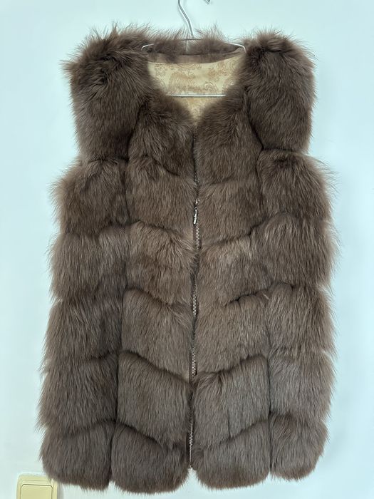 Хутряна желетка жіноча