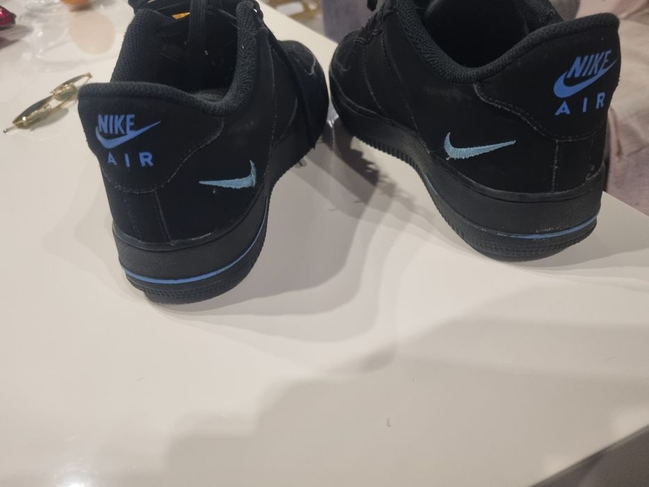 Sapatilhas nike air azuis e pretas