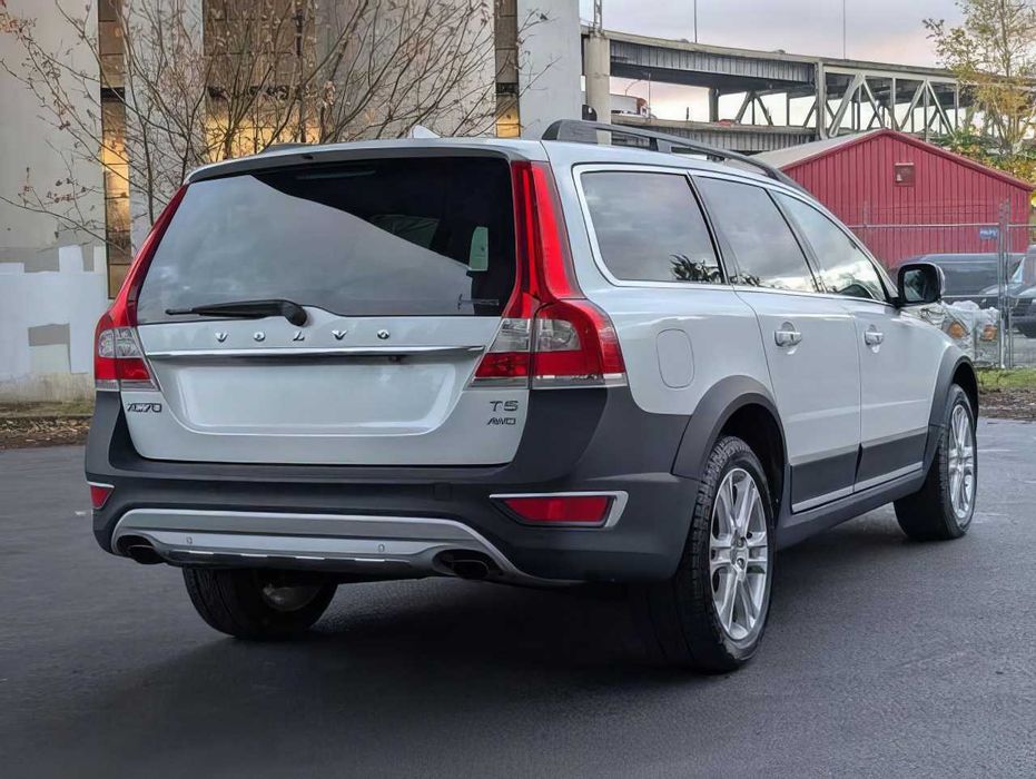 Volvo XC70      2016
