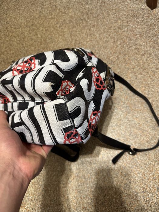 Женский рюкзак guess