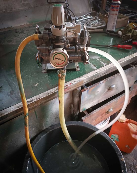 Bomba / motor electrico de diafragma para líquidos