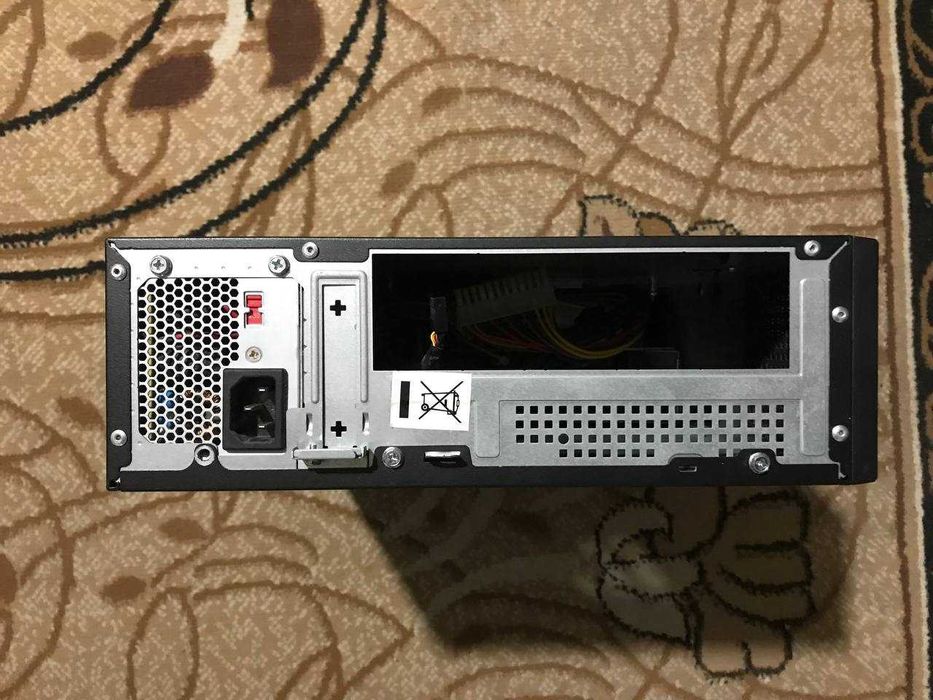 Корпус Foxconn RS-107L 250W Black